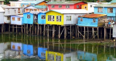 Recorriendo Chiloé: Palafitos, Iglesias y Tradiciones Recorriendo Chiloé: Palafitos, Iglesias y Tradiciones