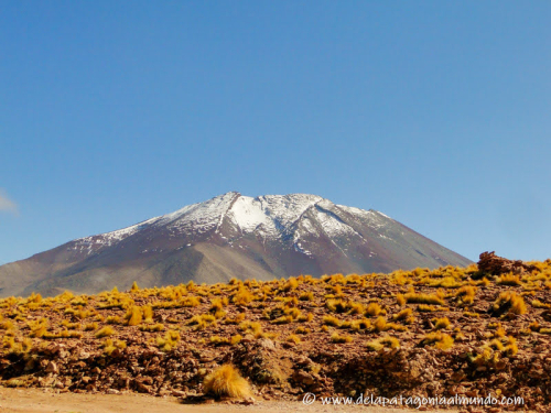 Volcán en el desierto de Atacama, Chile