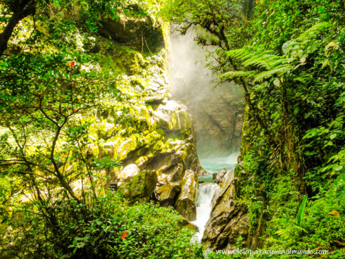 El Pailón del Diablo, Ecuador