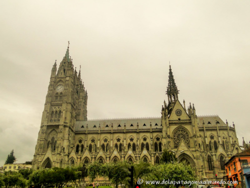 La Basílica del Voto Nacional, finales del S.XIX, Quito. Ecuador