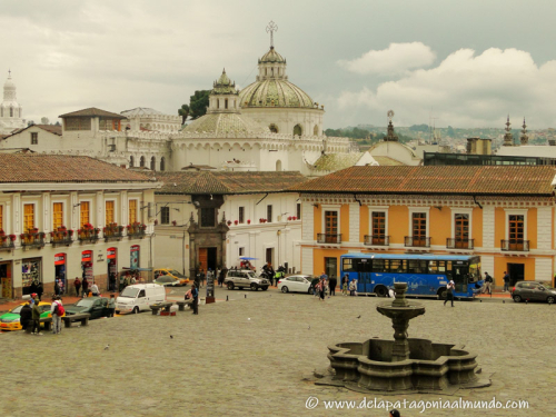 Plaza de San Francisco, Quito. Ecuador