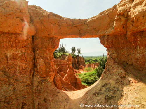 La ventana. Desierto de la Tatacoa, Colombia