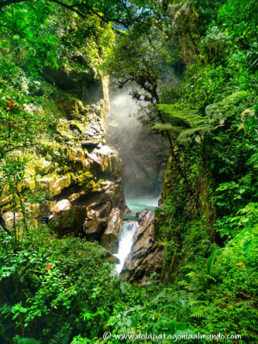 El Pailón del Diablo, Ecuador